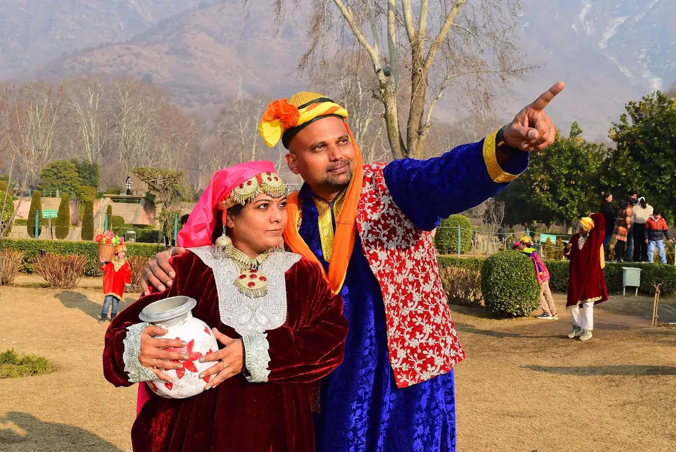 Romantic Kashmir honeymoon with snow and lake view